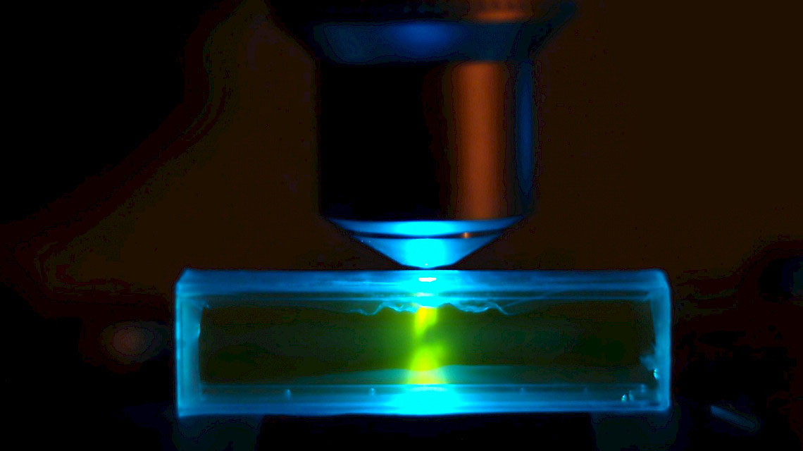 UVSCOPE紫外荧光检测显微镜介绍